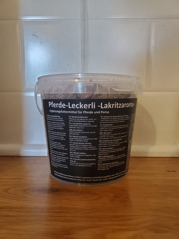 HKM Liquorice Horse Treats*